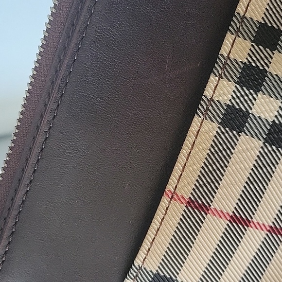 Burberry Bag - Picture 8 of 10